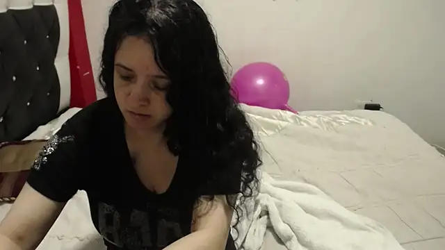 Katty Bones online show from 10/23/25, 04:22