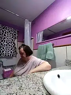 Bayou Woman68 online show from 05/05/26, 03:37