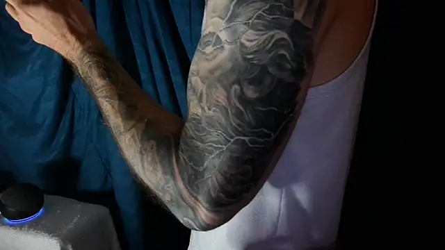 Snapshot of Kenner_fox77 chatting on 12/30/24, 09:50 Kenner fox77 online show from 12/30/24, 09:50