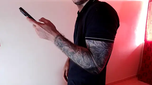 Snapshot of Kenner_fox77 chatting on 12/18/25, 06:45 Kenner fox77 online show from 12/18/25, 06:45