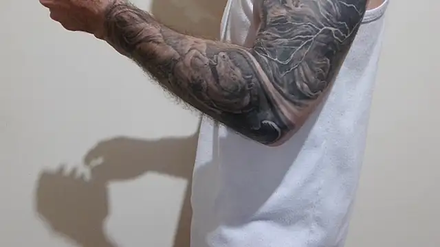 Snapshot of Kenner_fox77 chatting on 03/05/25, 12:49 Kenner fox77 online show from 03/05/25, 12:49