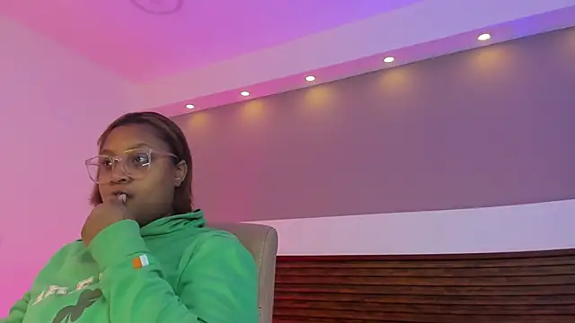 Adelehottman online show from 03/25/26, 12:04