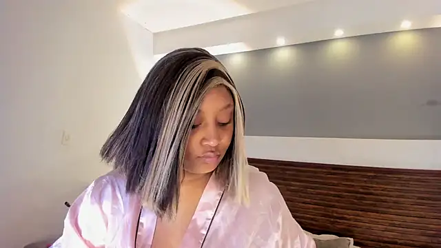 Snapshot of Adelehottman chatting on 12/05/25, 02:59 Adelehottman online show from 12/05/25, 02:59