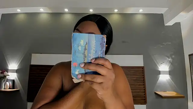 Snapshot of Adelehottman chatting on 12/18/25, 12:09 Adelehottman online show from 12/18/25, 12:09