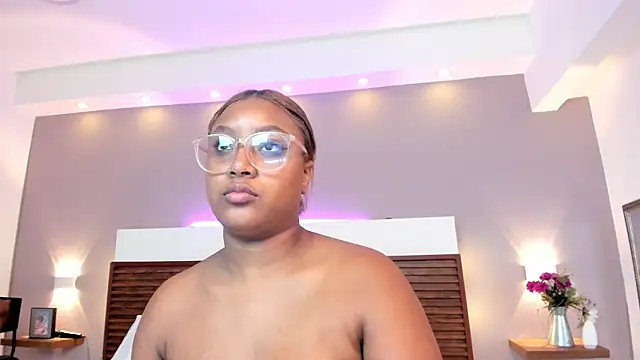 Snapshot of Adelehottman chatting on 02/16/26, 07:23 Adelehottman online show from 02/16/26, 07:23