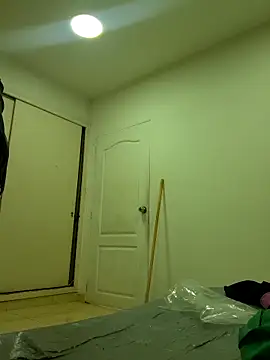 Snapshot of Adelehottman chatting on 02/19/26, 01:41 Adelehottman online show from 02/19/26, 01:41