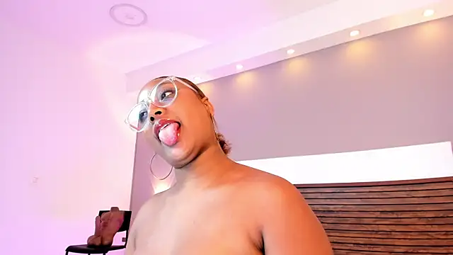 Snapshot of Adelehottman chatting on 02/16/26, 02:43 Adelehottman online show from 02/16/26, 02:43