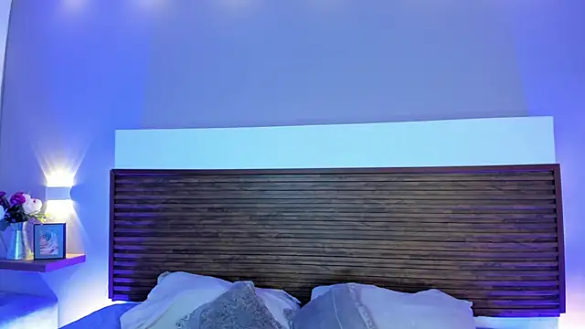 Adelehottman online show from 05/06/26, 12:20