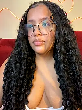 Snapshot of 99_Lilith chatting on 10/10/25, 12:44 99 Lilith online show from 10/10/25, 12:44
