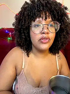 Snapshot of 99_Lilith chatting on 12/19/25, 12:58 99 Lilith online show from 12/19/25, 12:58