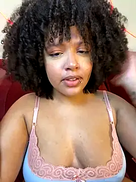 Snapshot of 99_Lilith chatting on 11/04/25, 01:42 99 Lilith online show from 11/04/25, 01:42