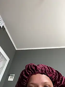 Snapshot of 99_Lilith chatting on 11/16/25, 05:17 99 Lilith online show from 11/16/25, 05:17