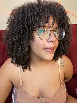 Snapshot of 99_Lilith chatting on 11/07/25, 01:10 99 Lilith online show from 11/07/25, 01:10