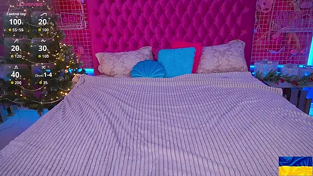 SusieWood online show from 12/17/25, 08:58