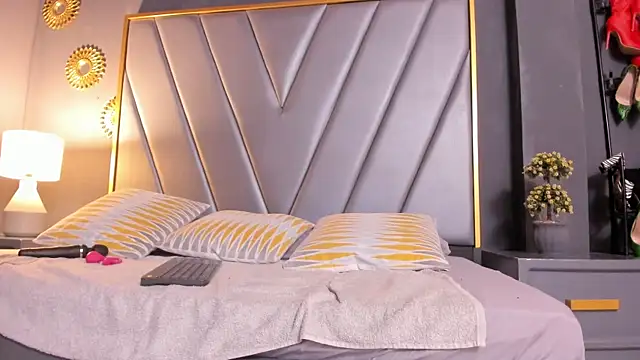 BrendaAdams  online show from 06/12/26, 10:35