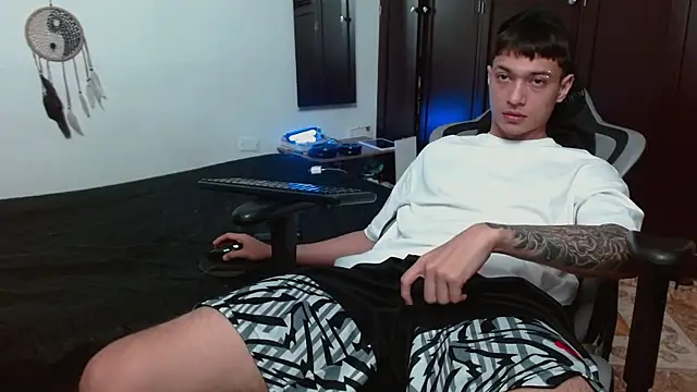 aaron blug online show from 10/19/25, 02:14