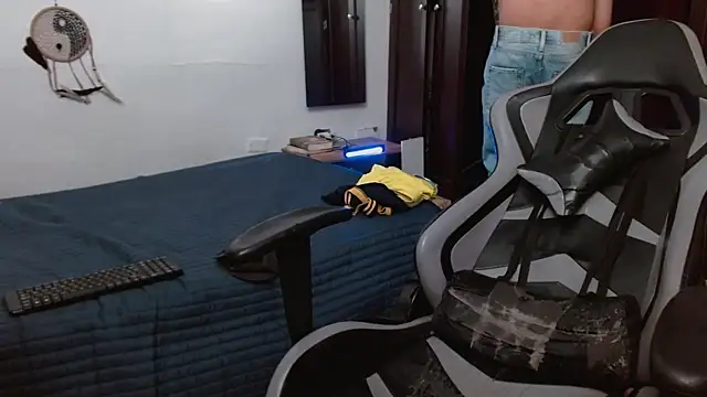 aaron blug online show from 11/23/25, 03:55