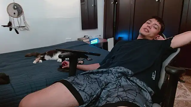 aaron blug online show from 11/21/25, 09:47