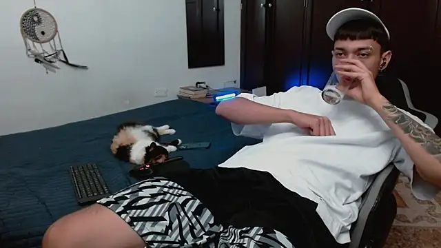 aaron blug online show from 12/20/25, 12:13