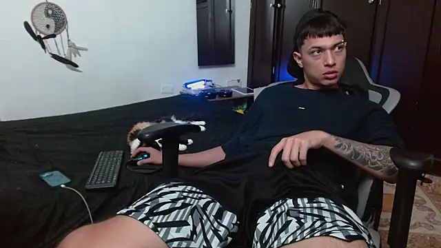 aaron blug online show from 10/24/25, 10:31