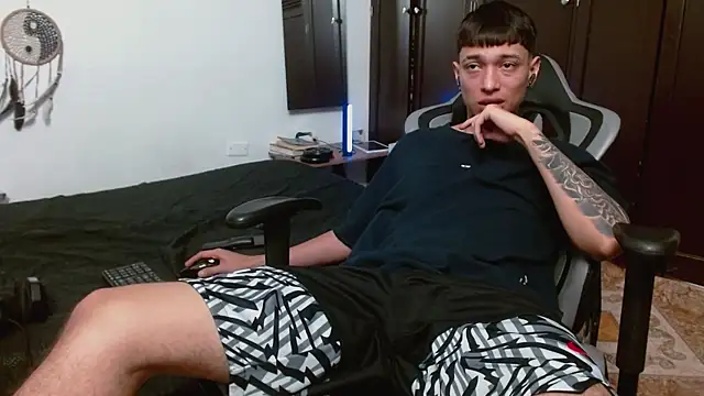 aaron blug online show from 09/28/25, 01:34