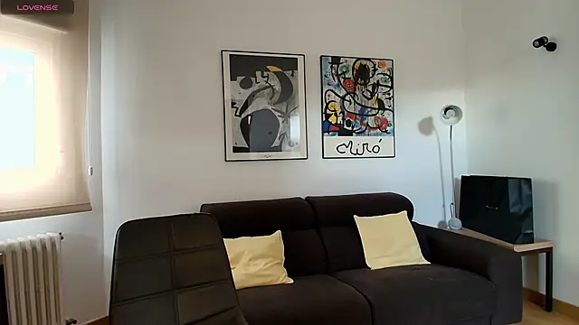 Arya 33 online show from 10/28/25, 09:52