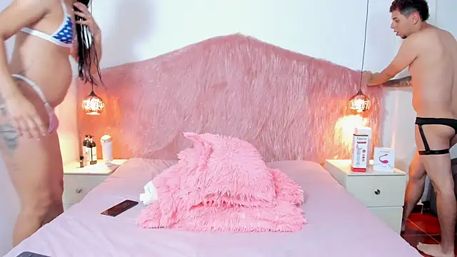 Derek and Skarlet online show from 10/28/25, 07:24