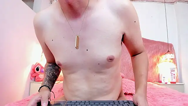 Derek and Skarlet online show from 02/18/26, 09:55