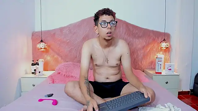 Derek and Skarlet online show from 10/27/25, 07:04