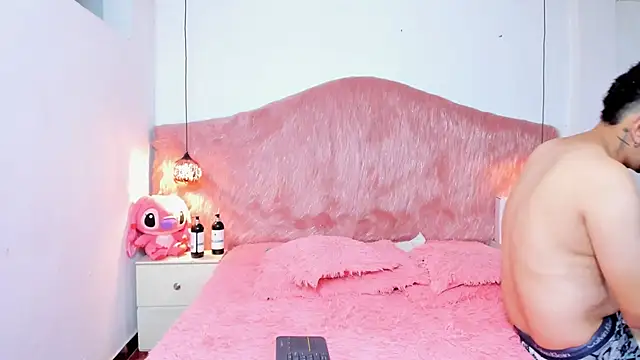 Derek and Skarlet online show from 12/02/25, 07:04