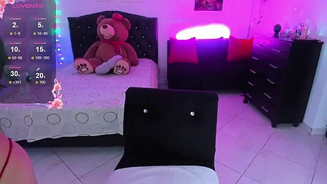 Snapshot of Melanny_lopez18 chatting on 11/09/25, 10:25 Melanny lopez18 online show from 11/09/25, 10:25