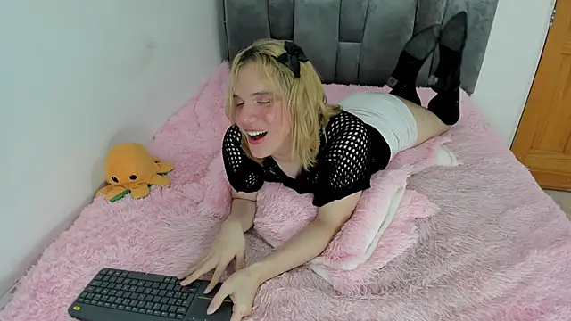  Little angel69 online show from 02/28/25, 04:53