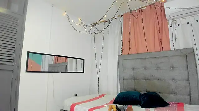 emy 0 online show from 03/21/25, 03:55