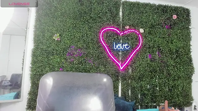 Snapshot of emy_0 chatting on 02/11/26, 07:36 emy 0 online show from 02/11/26, 07:36