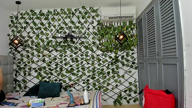 emy 0 online show from 01/15/26, 07:28