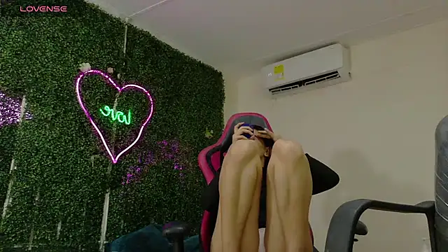 emy 0 online show from 03/25/26, 02:38