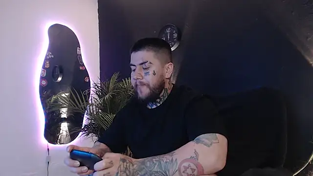 Snapshot of Ash_gusbig chatting on 03/18/25, 02:08 Ash gusbig online show from 03/18/25, 02:08