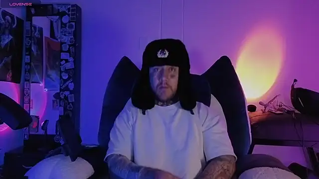 Ash gusbig online show from 11/28/25, 02:45