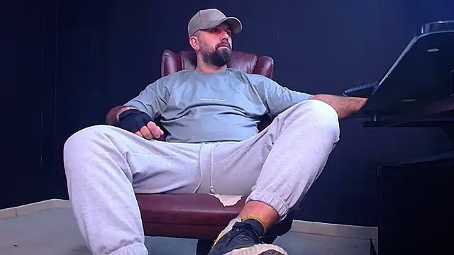 Snapshot of JackEthann chatting on 10/01/25, 04:28 JackEthann online show from 10/01/25, 04:28