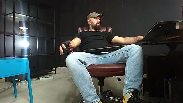 Snapshot of JackEthann chatting on 01/06/25, 06:47 JackEthann online show from 01/06/25, 06:47