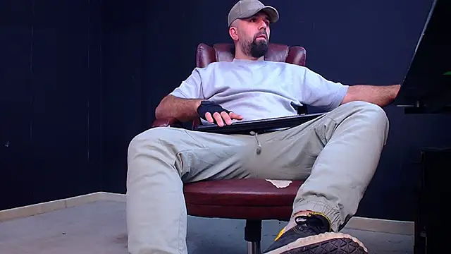 Snapshot of JackEthann chatting on 10/02/25, 04:49 JackEthann online show from 10/02/25, 04:49