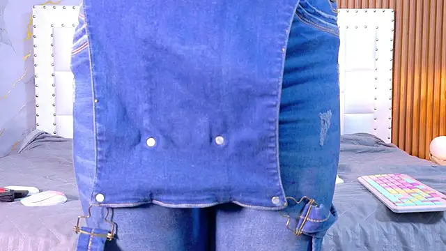 indianschoolgirl online show from 11/18/25, 07:39