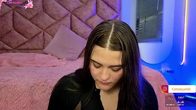cattaleya    online show from 03/11/25, 06:30