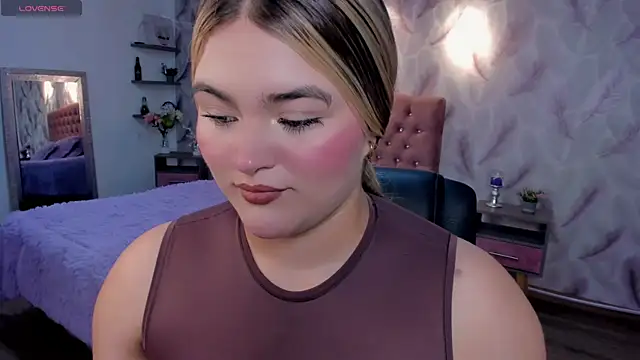 cattaleya    online show from 02/13/26, 03:39