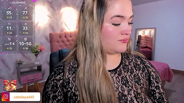 cattaleya    online show from 11/28/25, 03:07