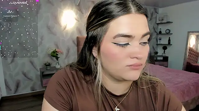 cattaleya    online show from 11/13/25, 03:10