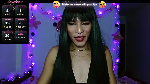Snapshot of carolinemiller7 chatting on 12/21/24, 07:03 carolinemiller7 online show from 12/21/24, 07:03