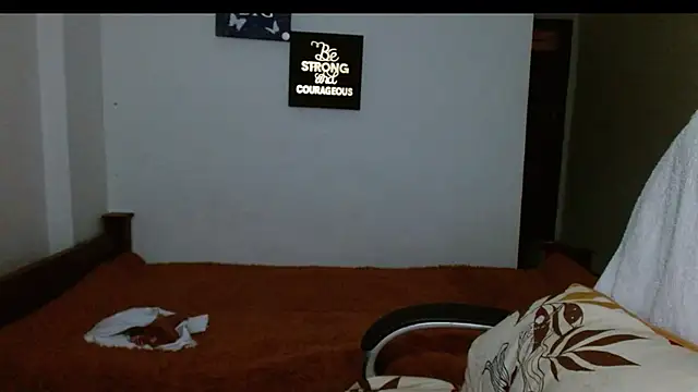 Snapshot of carolinemiller7 chatting on 01/10/25, 11:11 carolinemiller7 online show from 01/10/25, 11:11