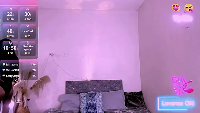 carolinemiller7 online show from 03/22/26, 09:49