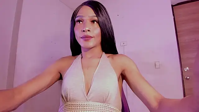 carolinemiller7 online show from 12/23/25, 04:45